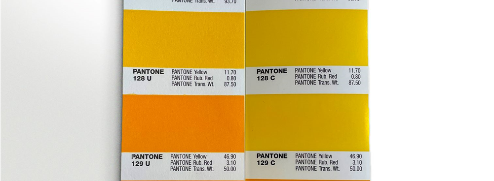 pms-färg jämförelse med olika färgkartor